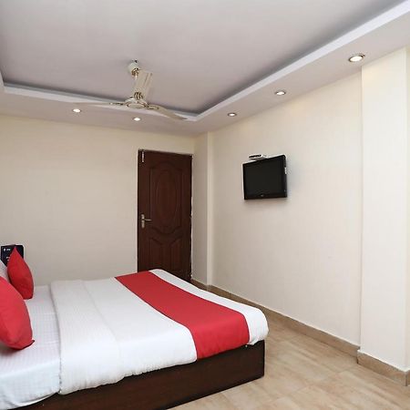 Oyo 4956 Hotel Maharaja Palace Kānpur Eksteriør bilde