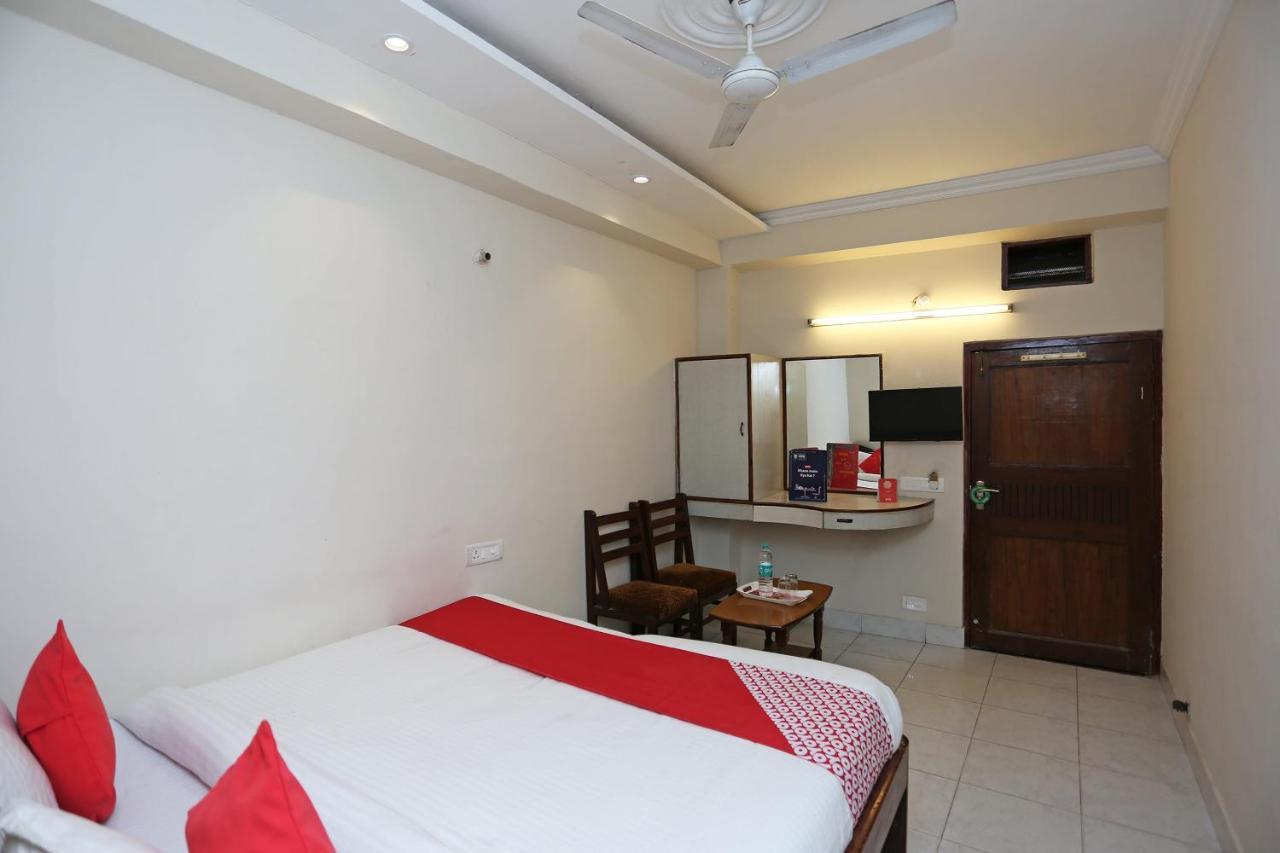 Oyo 4956 Hotel Maharaja Palace Kānpur Eksteriør bilde
