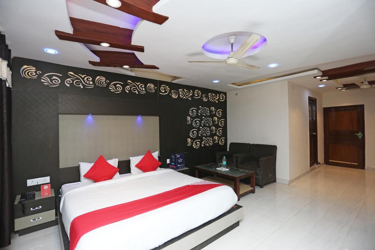 Oyo 4956 Hotel Maharaja Palace Kānpur Eksteriør bilde