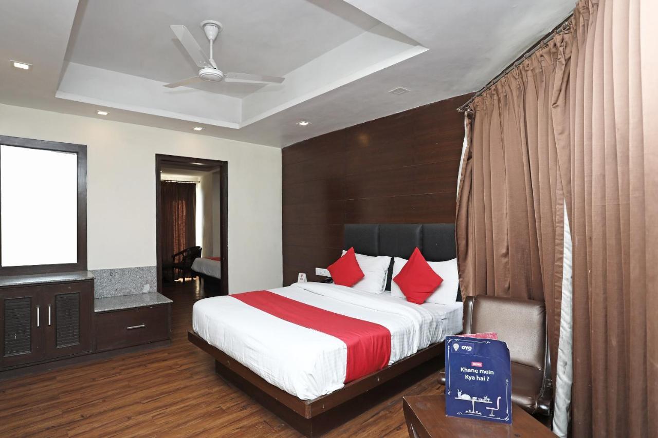 Oyo 4956 Hotel Maharaja Palace Kānpur Eksteriør bilde