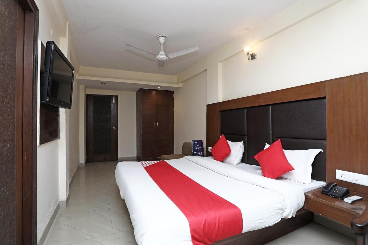 Oyo 4956 Hotel Maharaja Palace Kānpur Eksteriør bilde