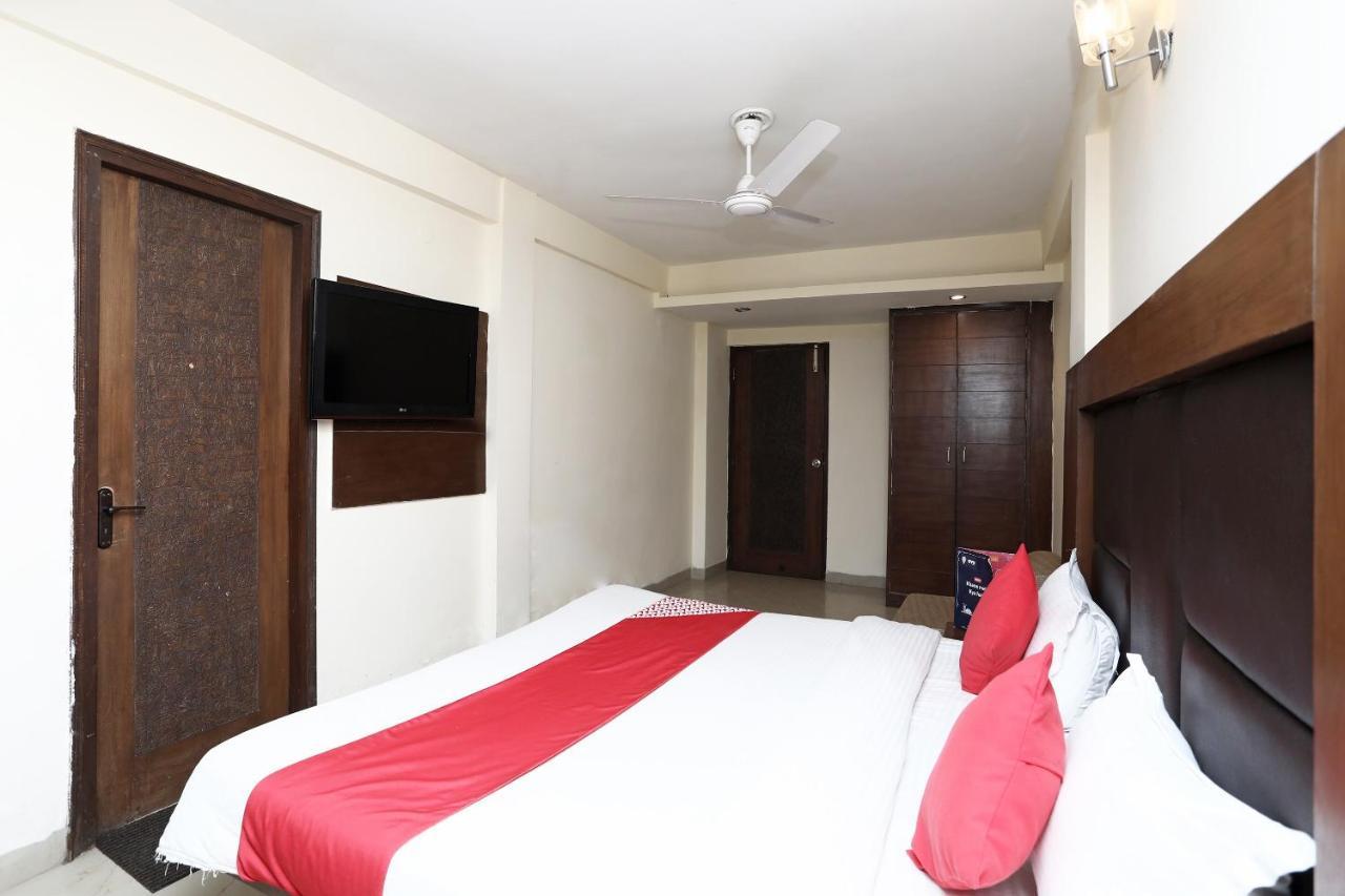 Oyo 4956 Hotel Maharaja Palace Kānpur Eksteriør bilde