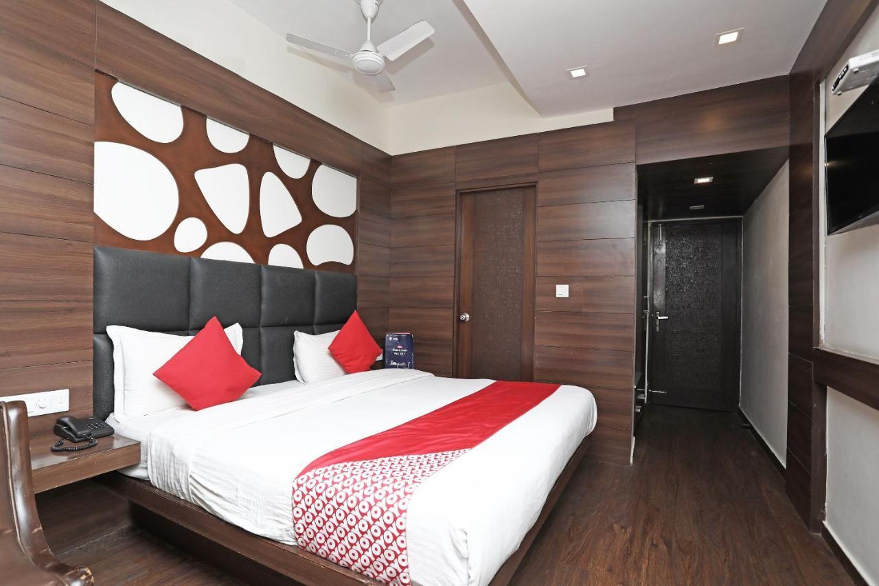 Oyo 4956 Hotel Maharaja Palace Kānpur Eksteriør bilde
