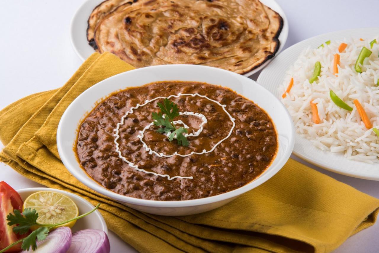 Oyo 4956 Hotel Maharaja Palace Kānpur Eksteriør bilde