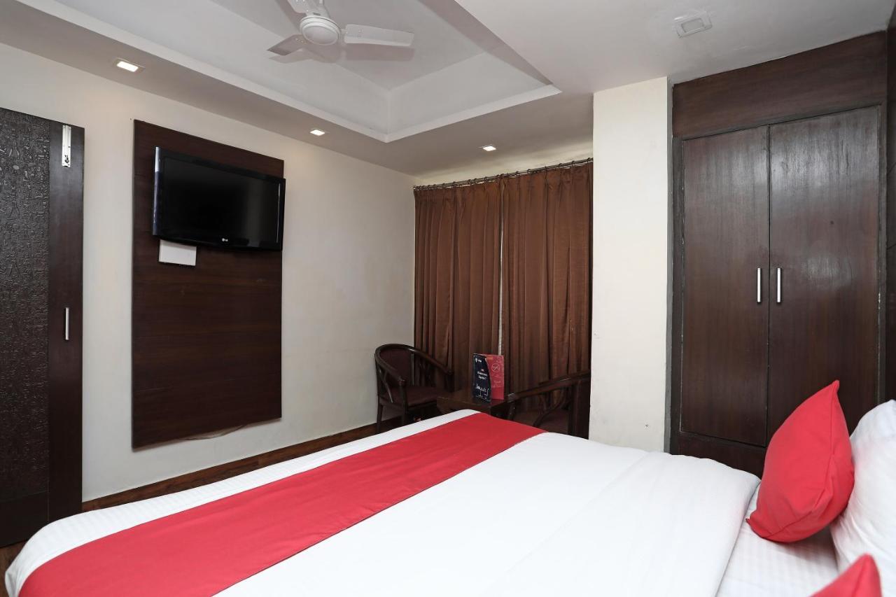 Oyo 4956 Hotel Maharaja Palace Kānpur Eksteriør bilde