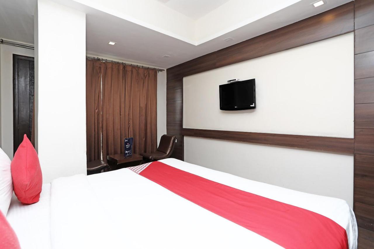 Oyo 4956 Hotel Maharaja Palace Kānpur Eksteriør bilde