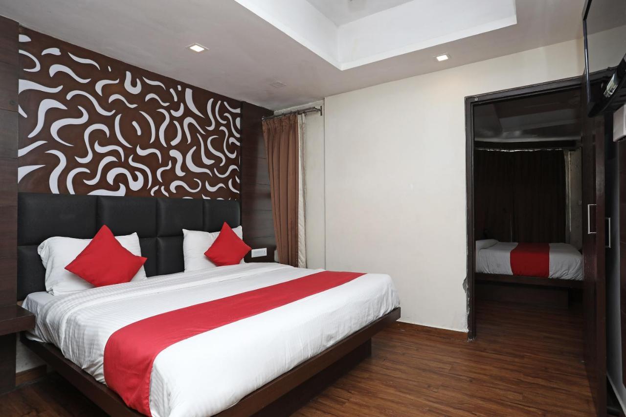 Oyo 4956 Hotel Maharaja Palace Kānpur Eksteriør bilde