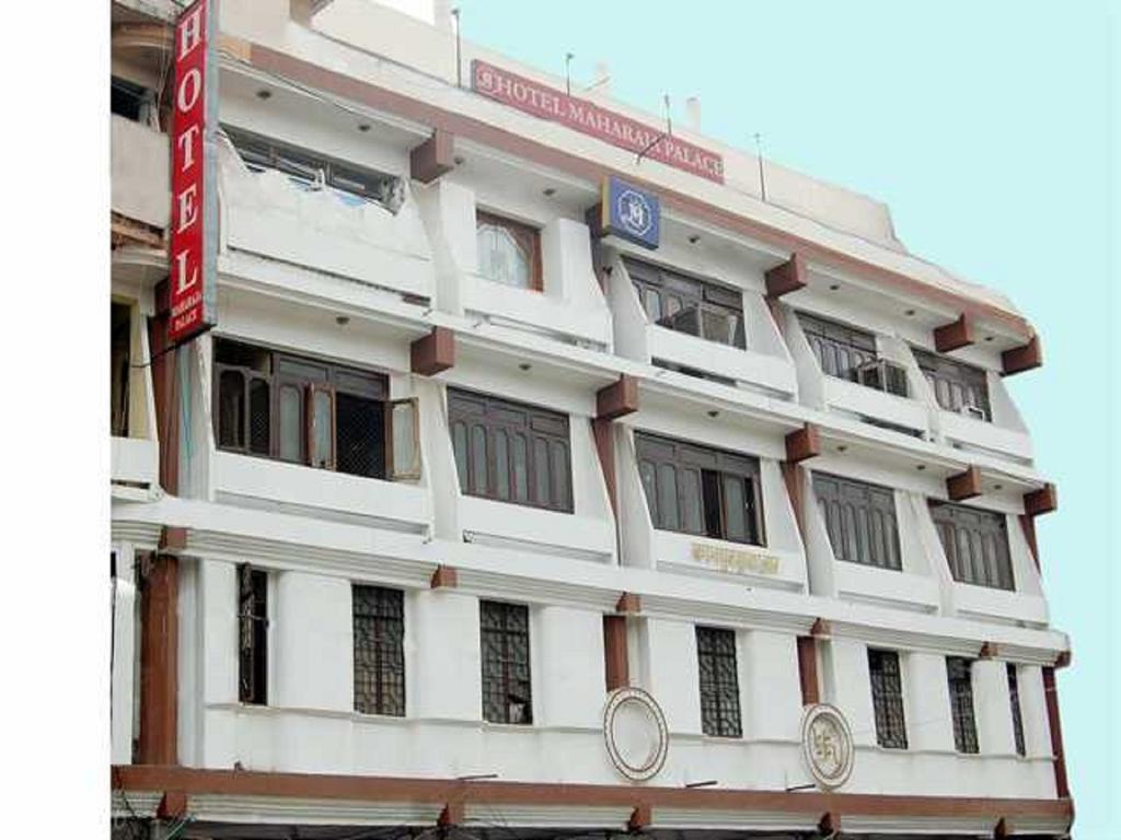 Oyo 4956 Hotel Maharaja Palace Kānpur Eksteriør bilde