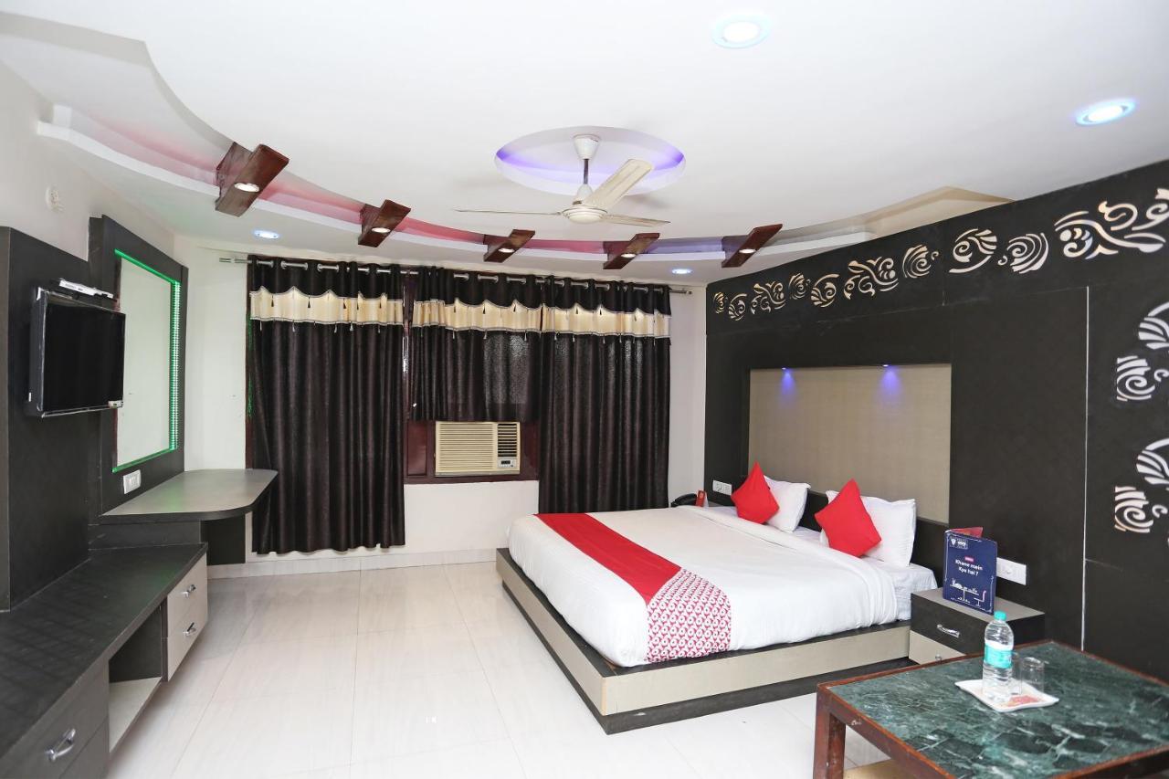 Oyo 4956 Hotel Maharaja Palace Kānpur Eksteriør bilde